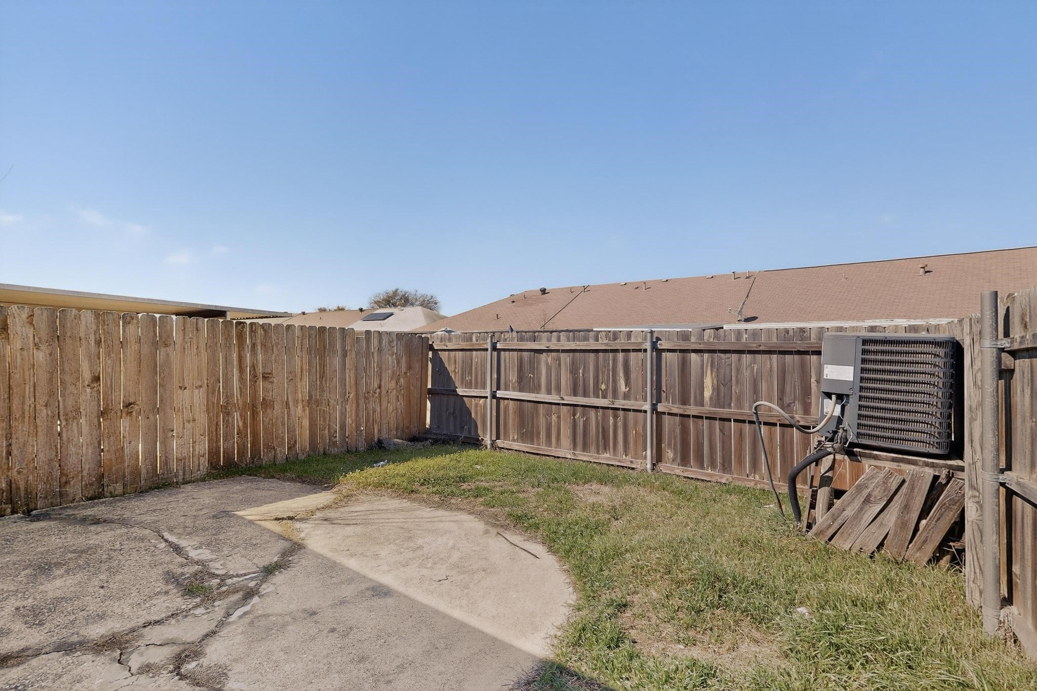 8 W Townhouse Lane Grand Prairie TX 75052