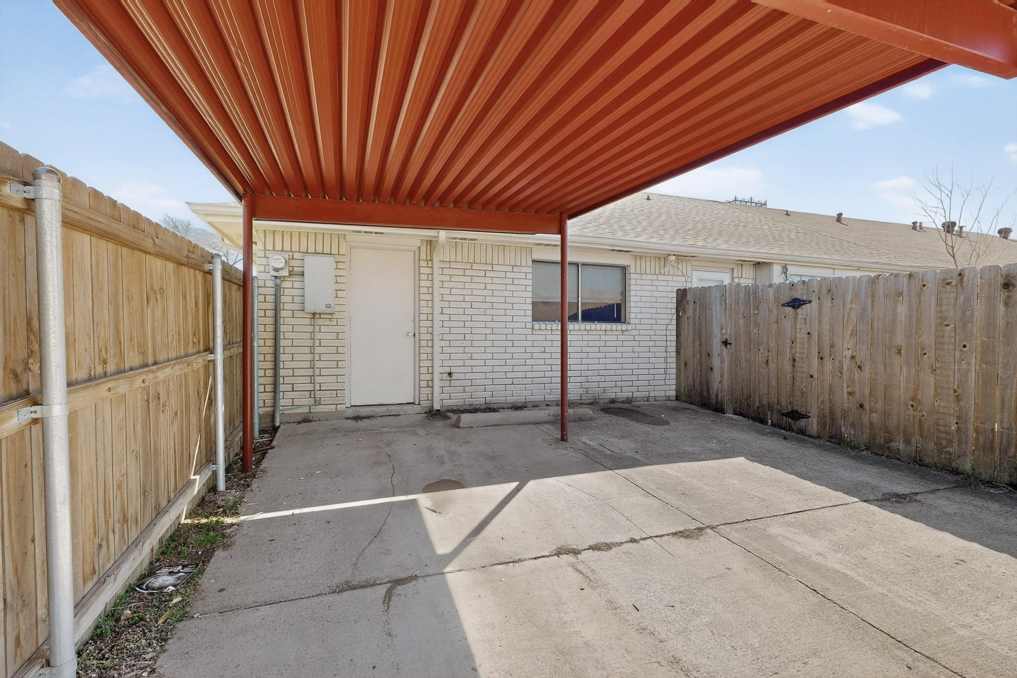 8 W Townhouse Lane Grand Prairie TX 75052