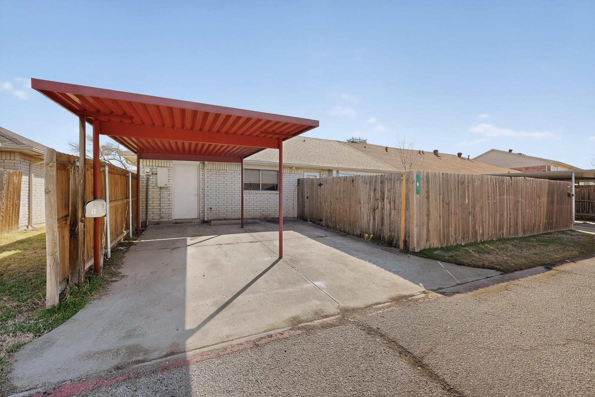 8 W Townhouse Lane Grand Prairie TX 75052