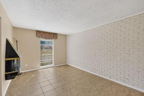 8 W Townhouse Lane Grand Prairie TX 75052