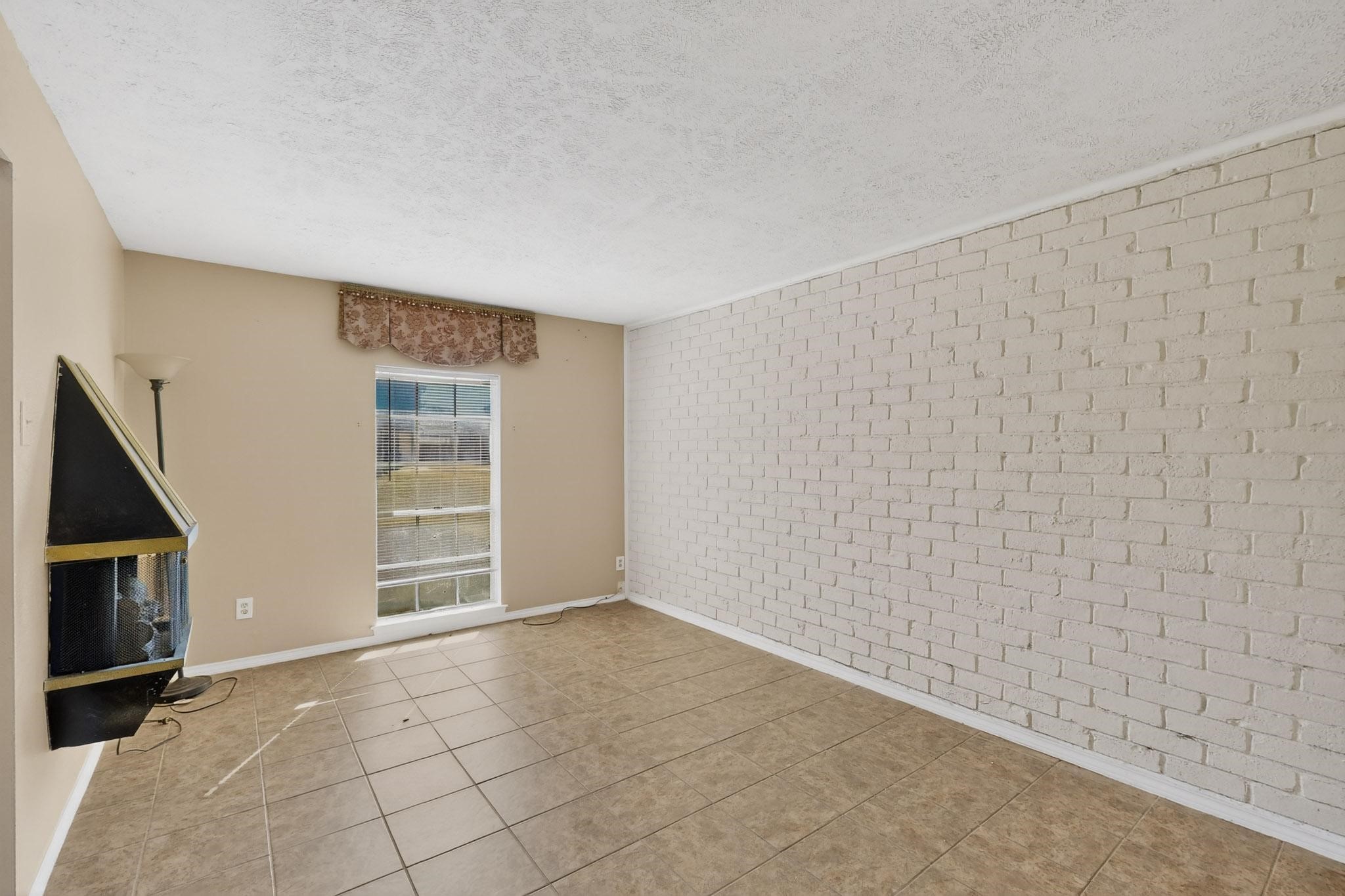 8 W Townhouse Lane Grand Prairie TX 75052