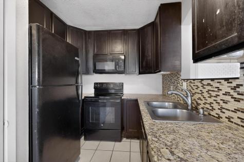 8 W Townhouse Lane Grand Prairie TX 75052
