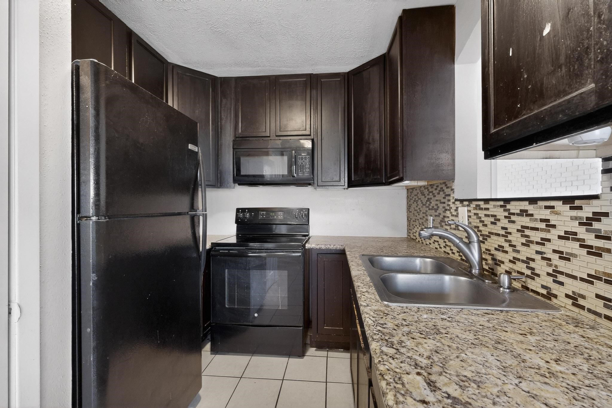 8 W Townhouse Lane Grand Prairie TX 75052