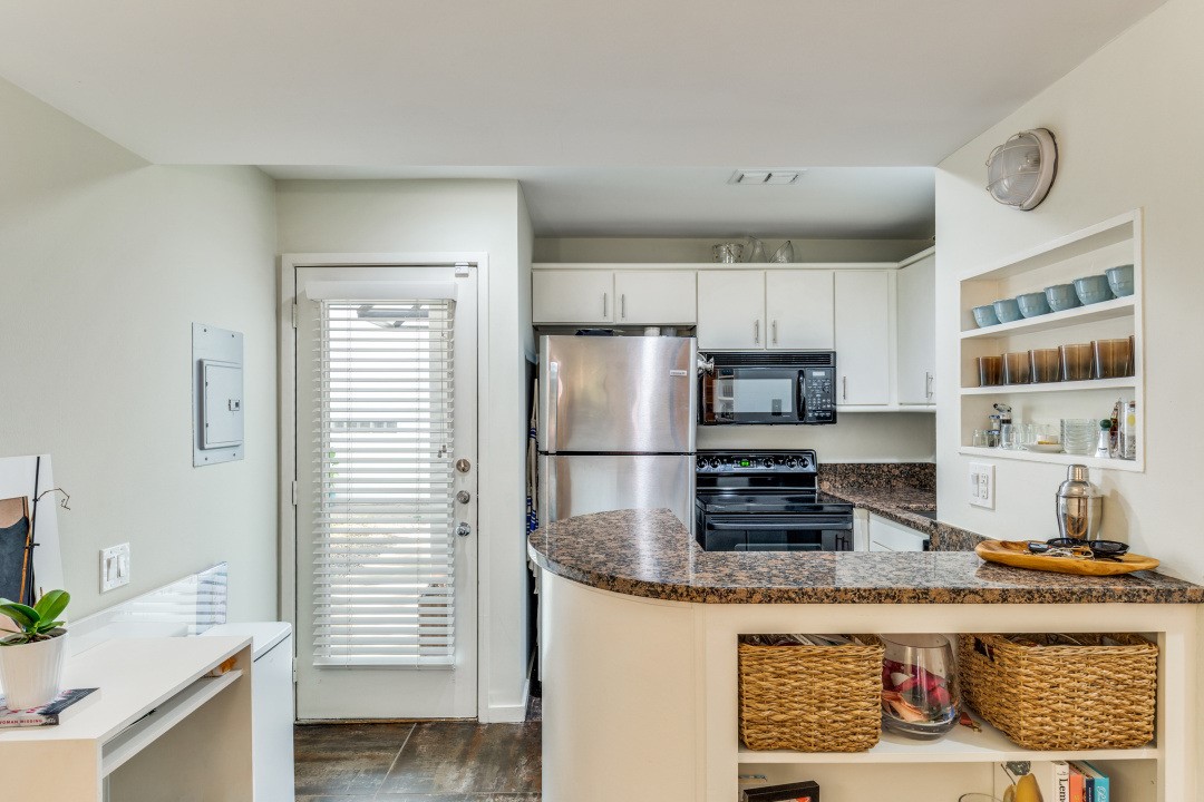 4242 Buena Vista Street Dallas TX 75205