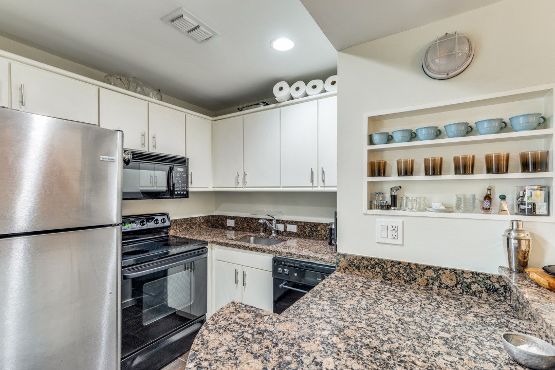 4242 Buena Vista Street Dallas TX 75205