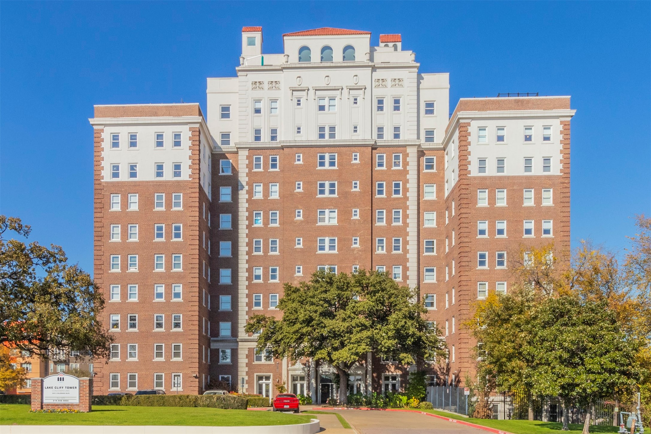 329 E Colorado Boulevard Dallas TX 75203