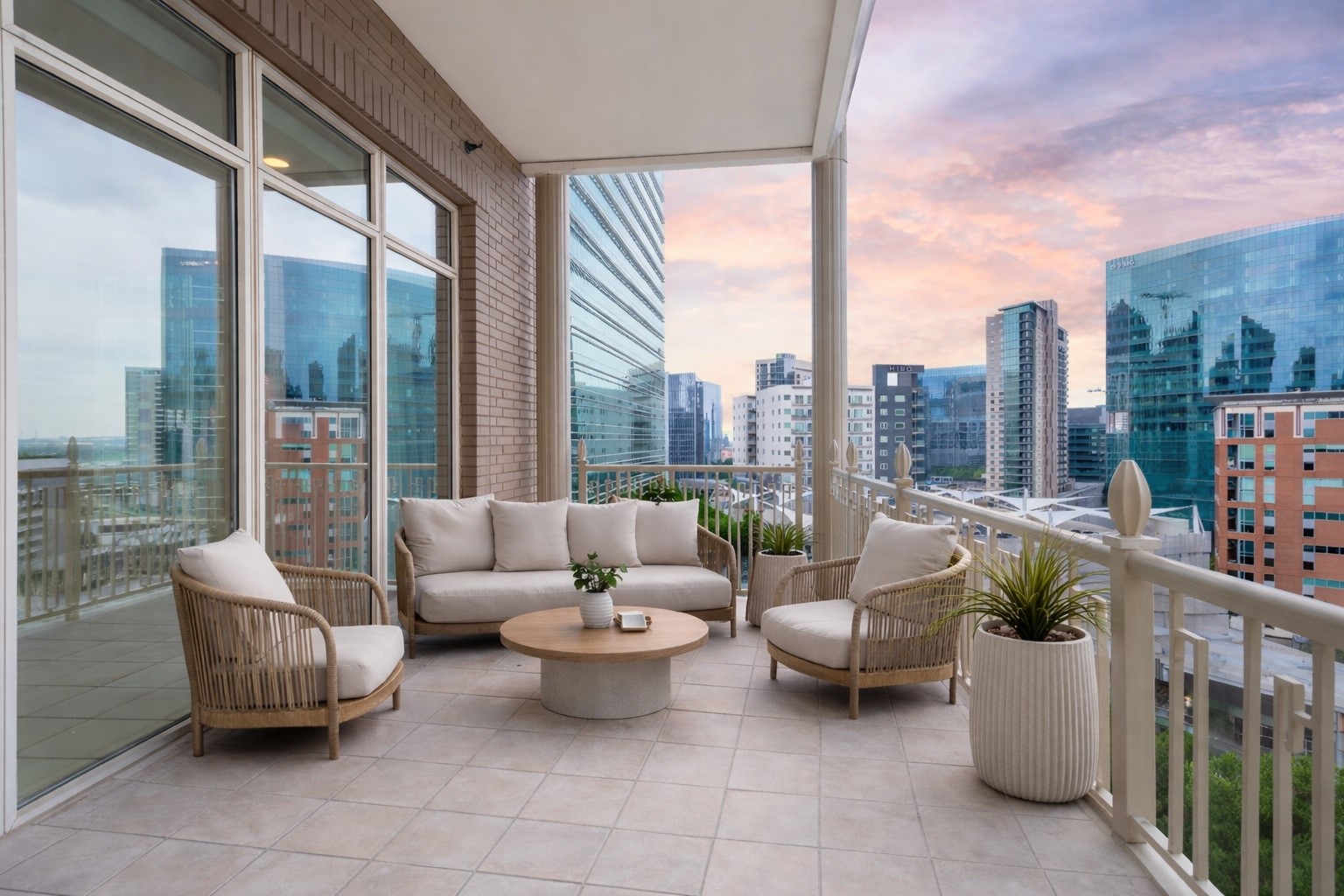 2525 N Pearl Street Dallas TX 75201