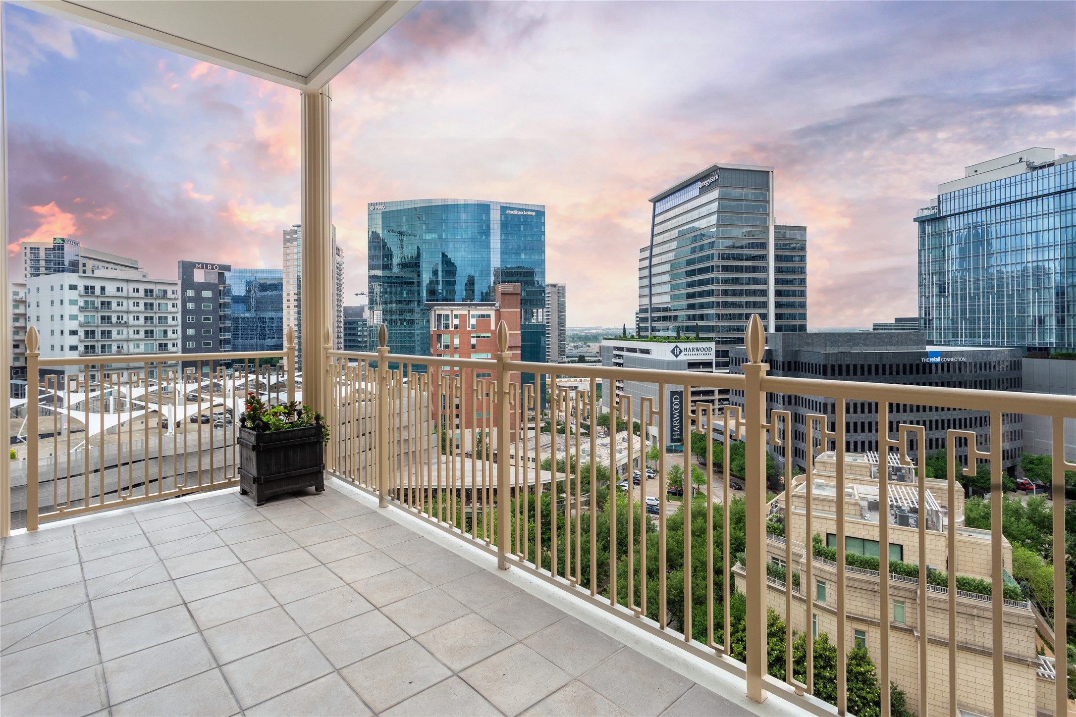2525 N Pearl Street Dallas TX 75201