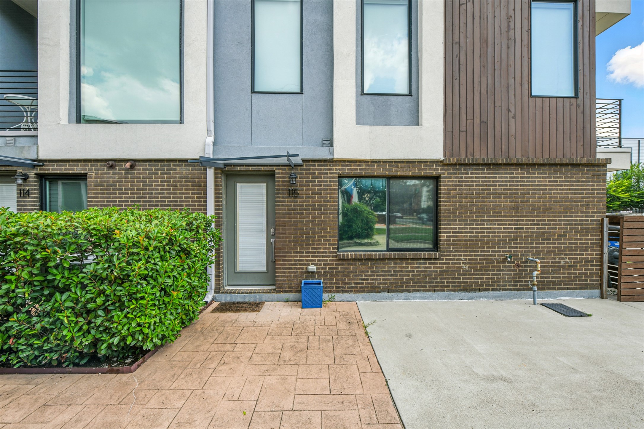 2222 Moser Avenue Dallas TX 75206