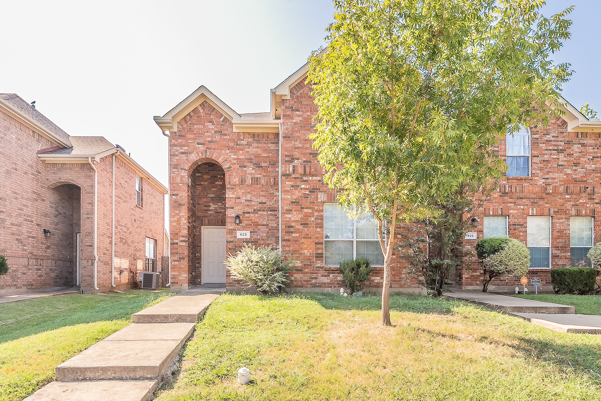 923 Jamie Drive Grand Prairie TX 75052