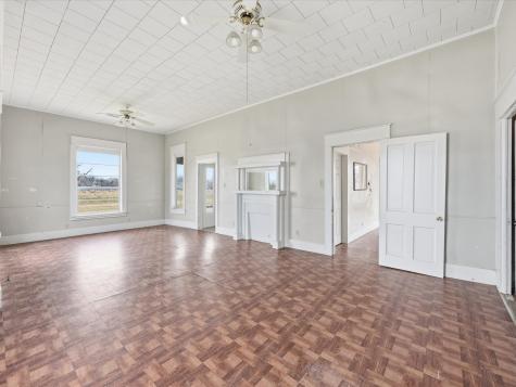 409 NW Main Street Ennis TX 75119