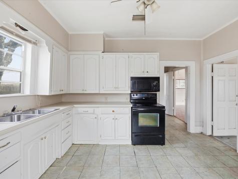409 NW Main Street Ennis TX 75119
