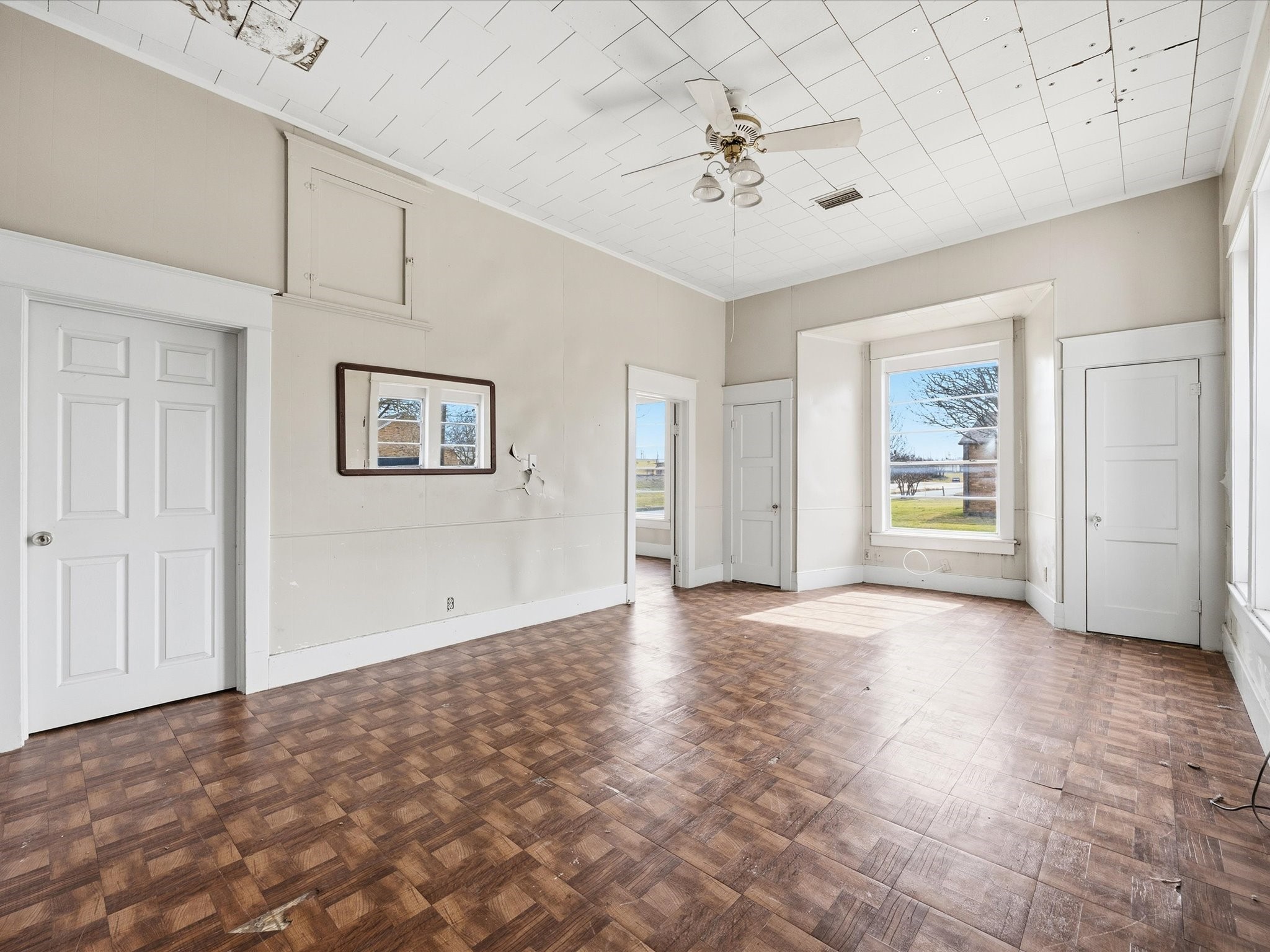 409 NW Main Street Ennis TX 75119