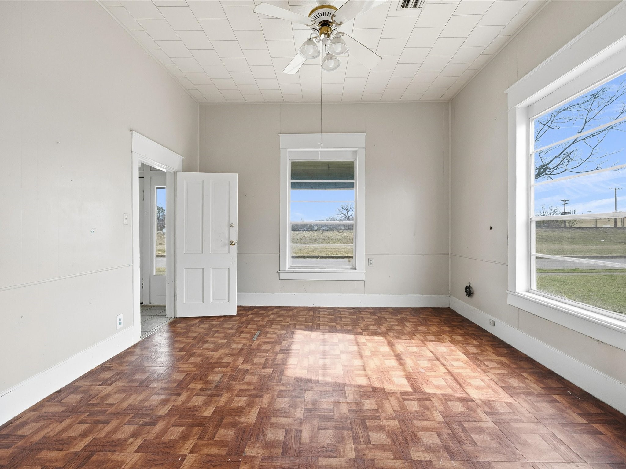 409 NW Main Street Ennis TX 75119