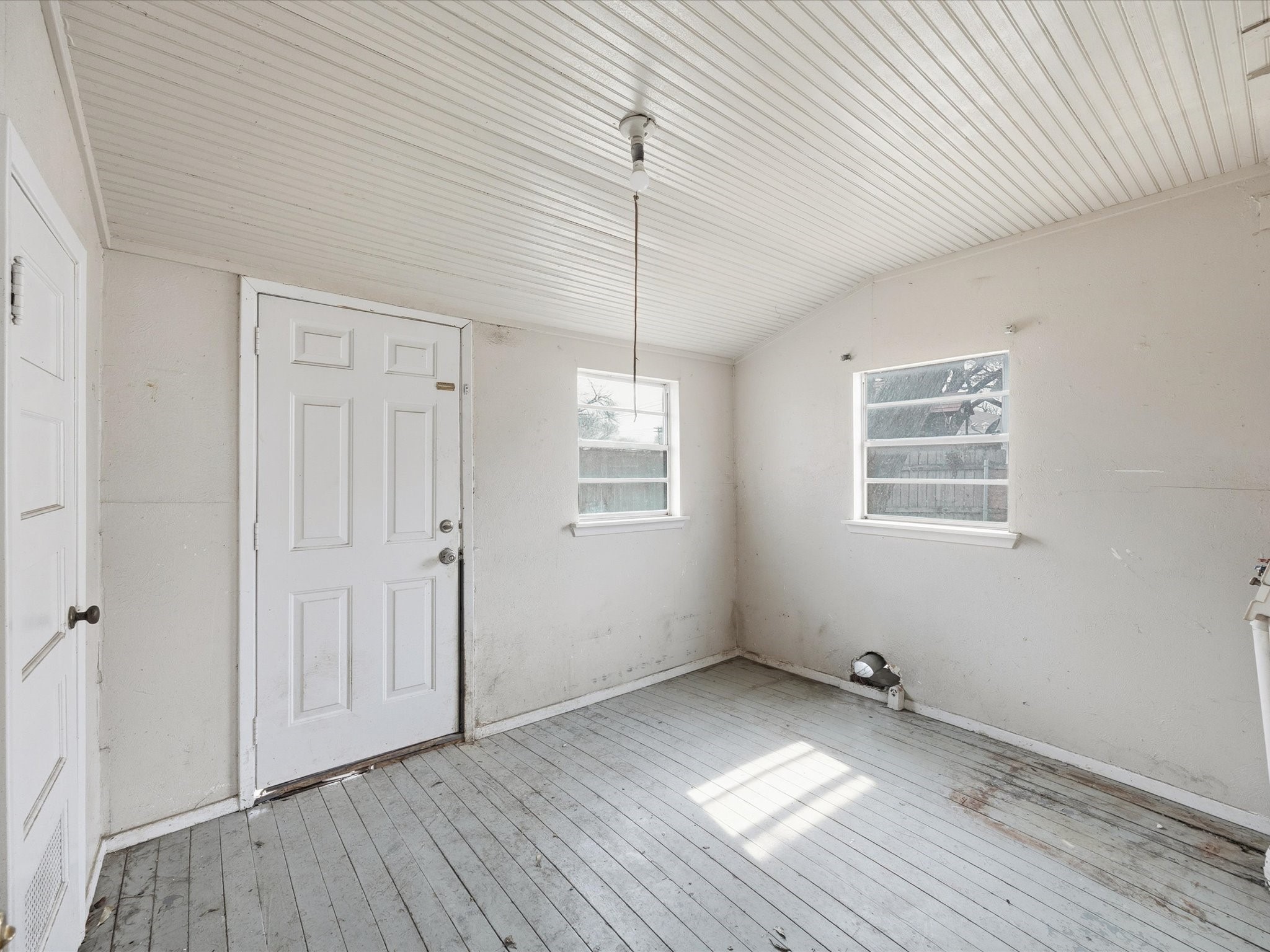 409 NW Main Street Ennis TX 75119