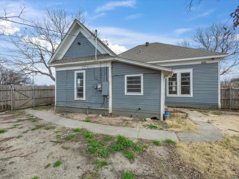409 NW Main Street Ennis TX 75119