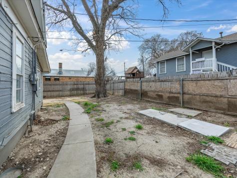 409 NW Main Street Ennis TX 75119