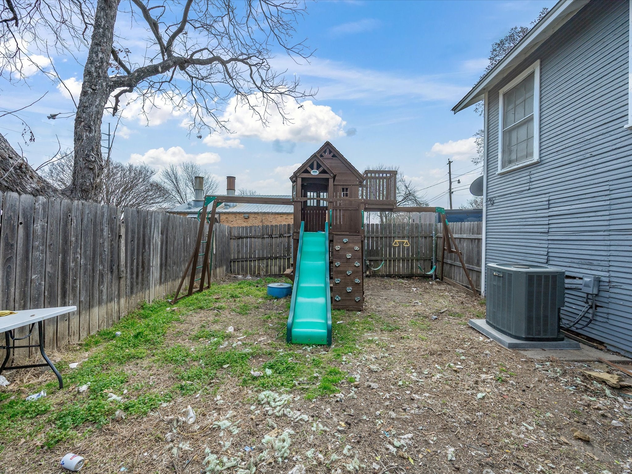 409 NW Main Street Ennis TX 75119
