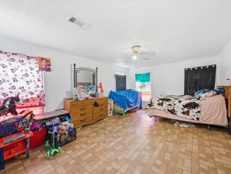 409 NW Main Street Ennis TX 75119