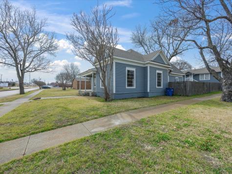 409 NW Main Street Ennis TX 75119