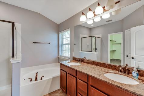 3912 Amberwood Drive Addison TX 75001