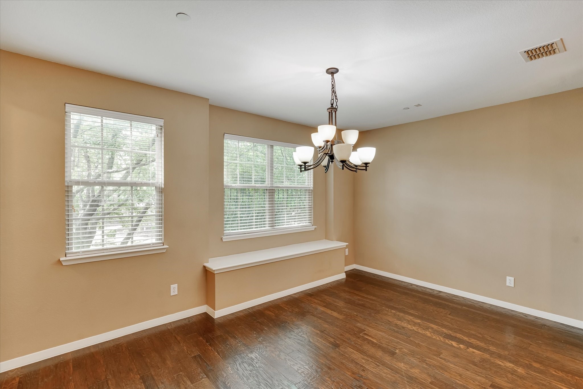 3912 Amberwood Drive Addison TX 75001