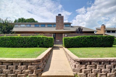 1129 Forest Creek Street Benbrook TX 76126