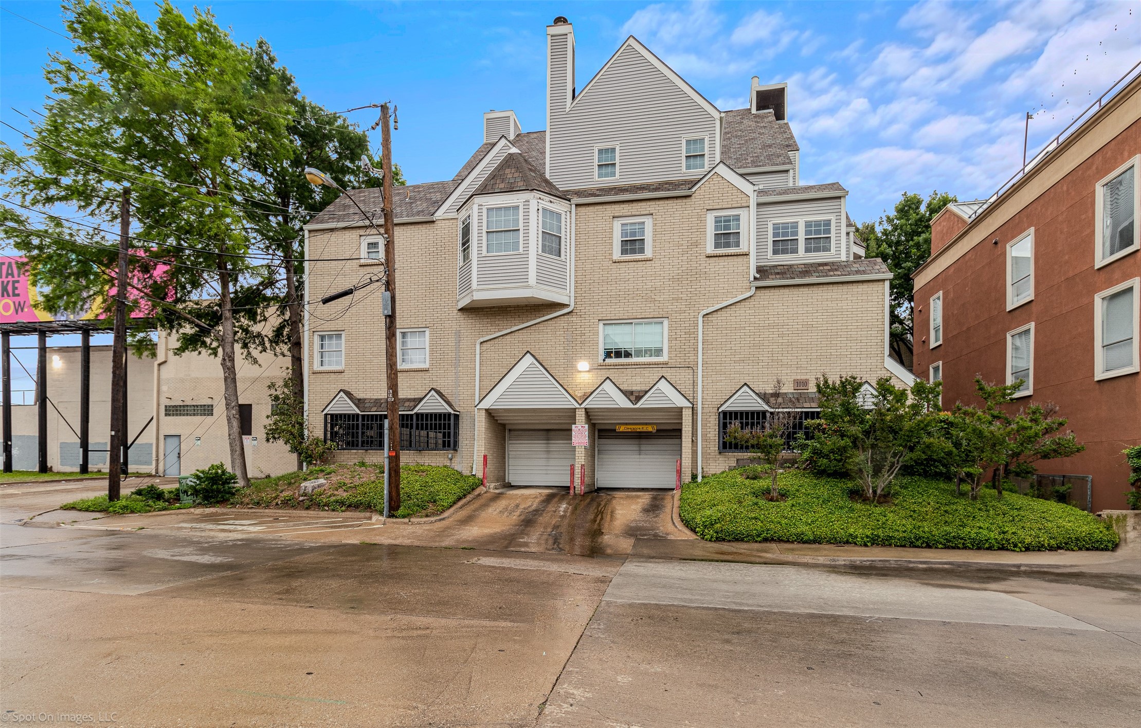 1010 Allen Street Dallas TX 75204