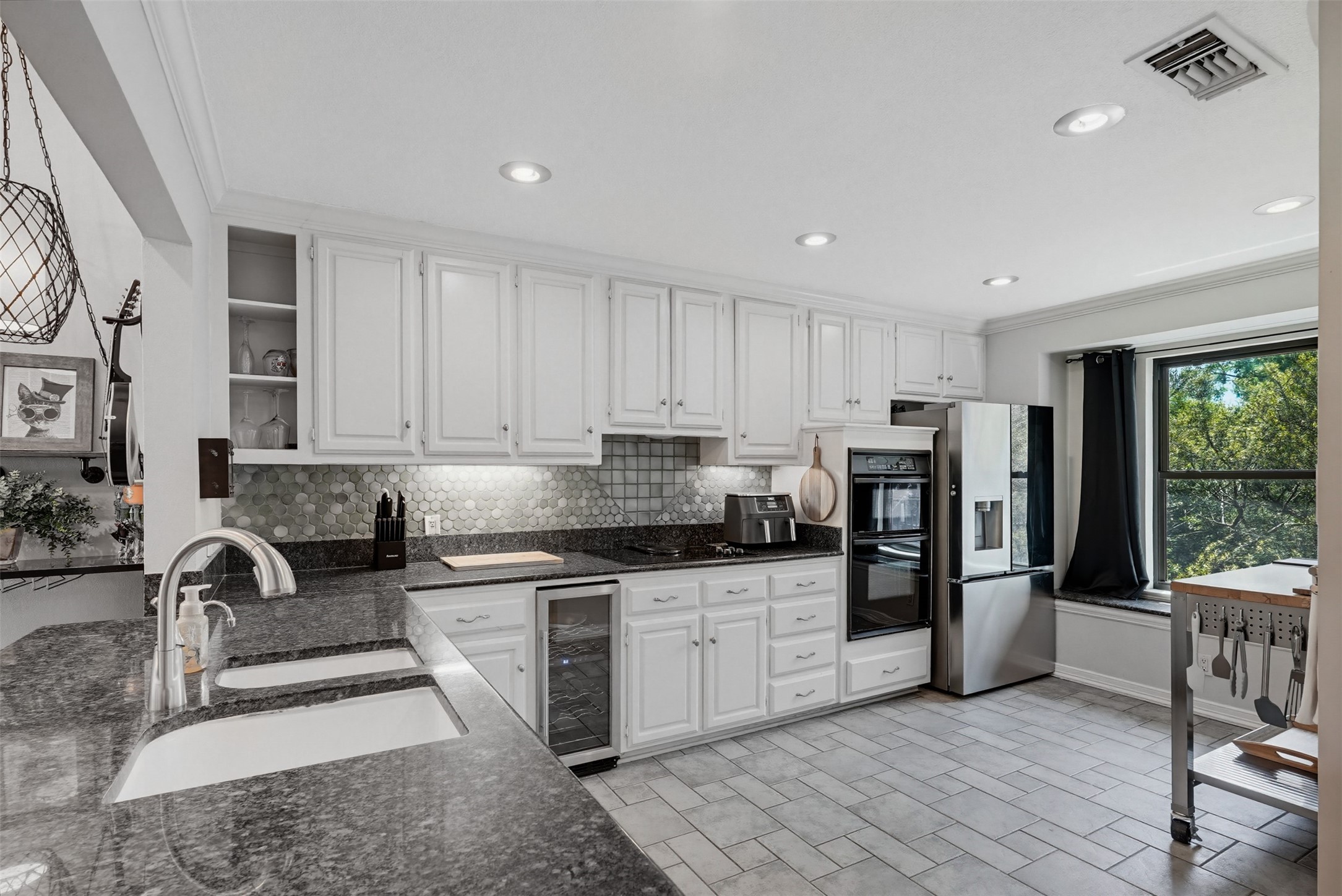 5084 Westgrove Drive Dallas TX 75248