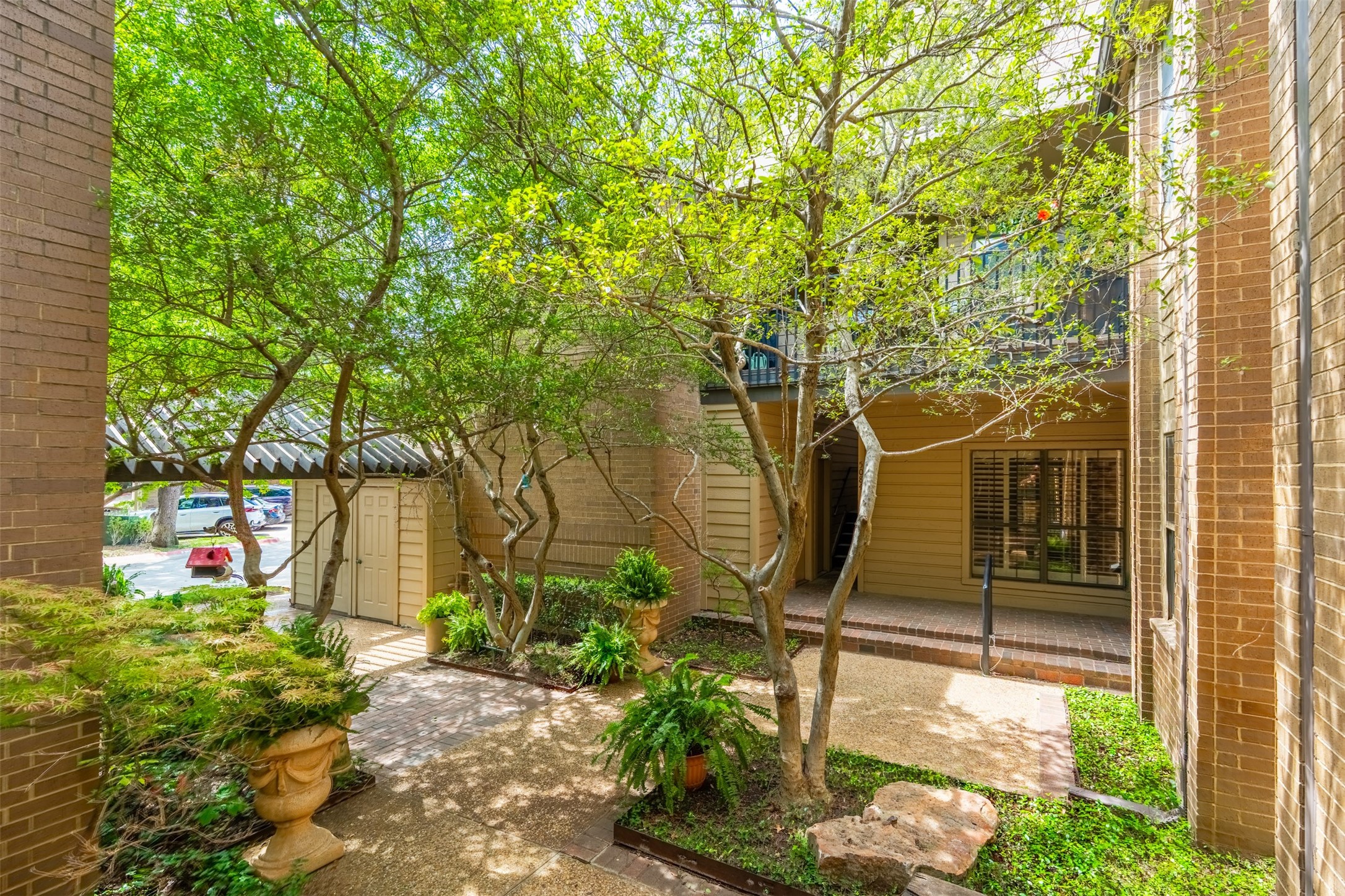 5084 Westgrove Drive Dallas TX 75248