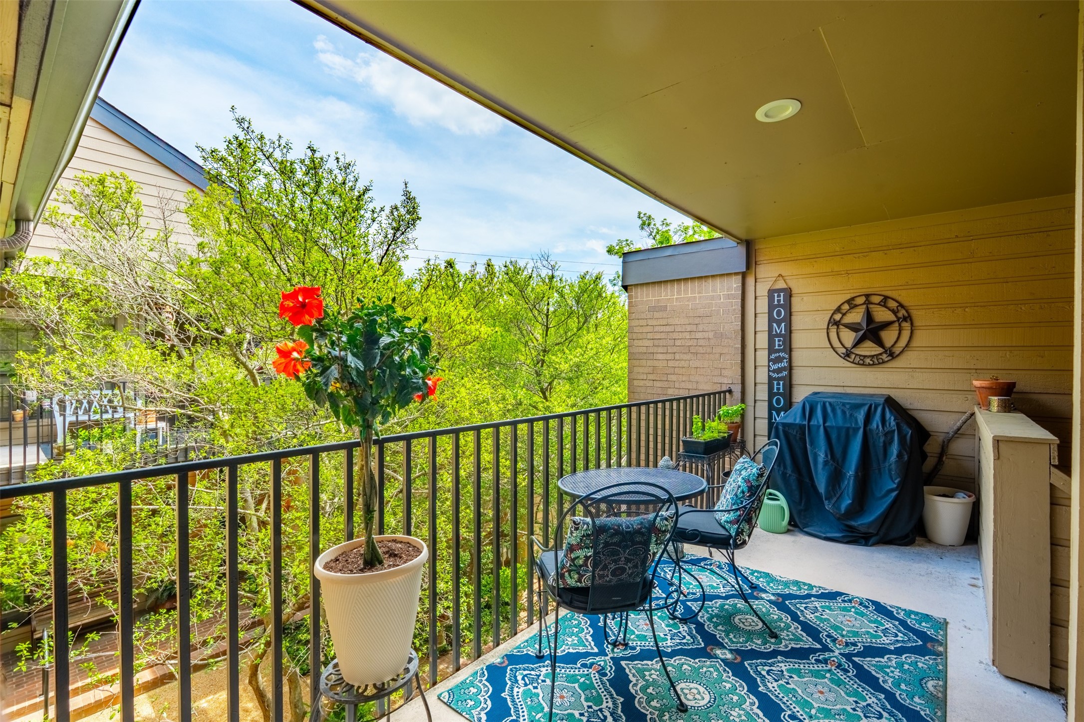5084 Westgrove Drive Dallas TX 75248