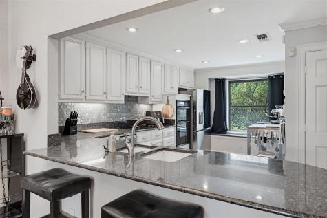 5084 Westgrove Drive Dallas TX 75248