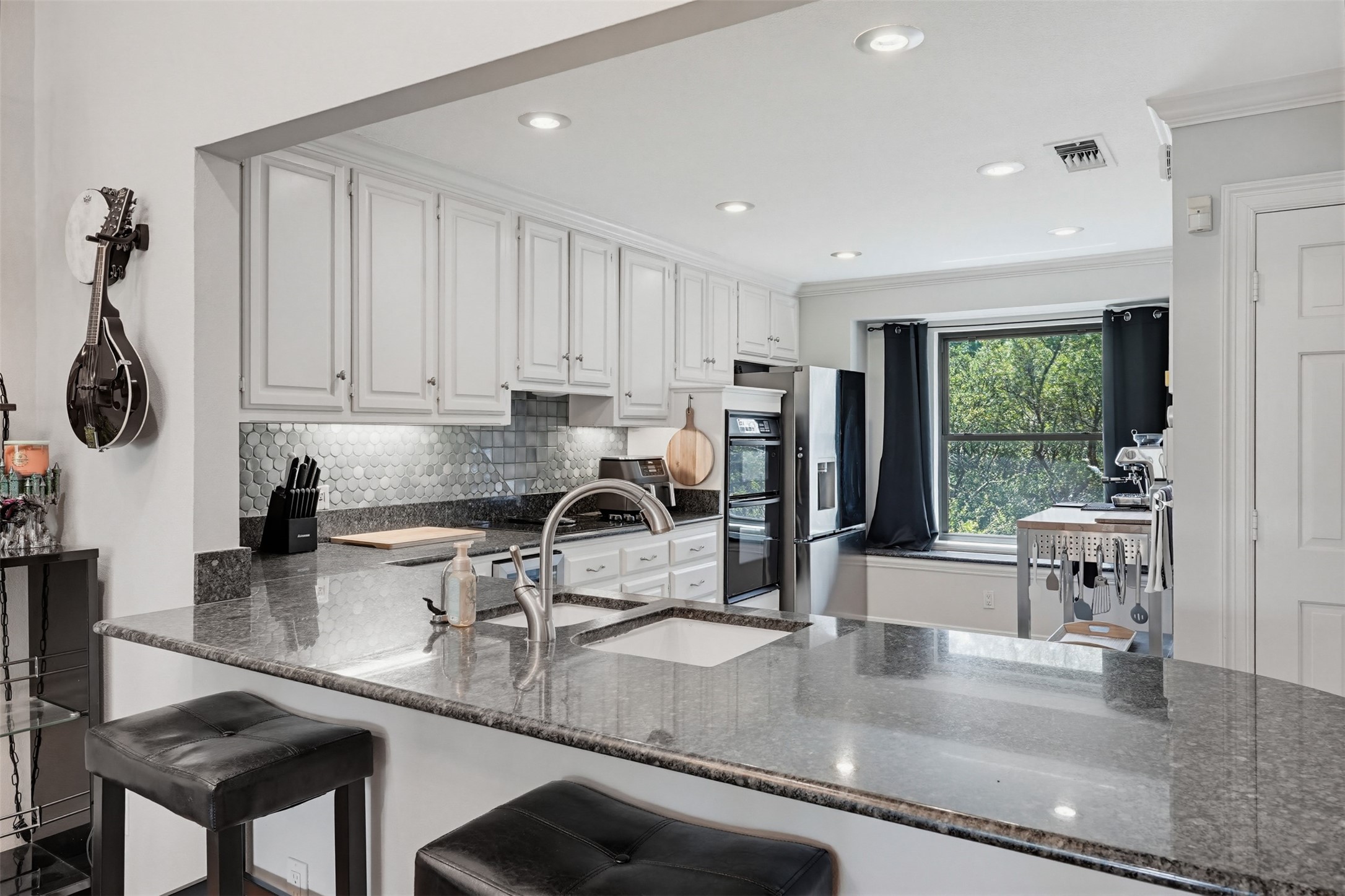 5084 Westgrove Drive Dallas TX 75248