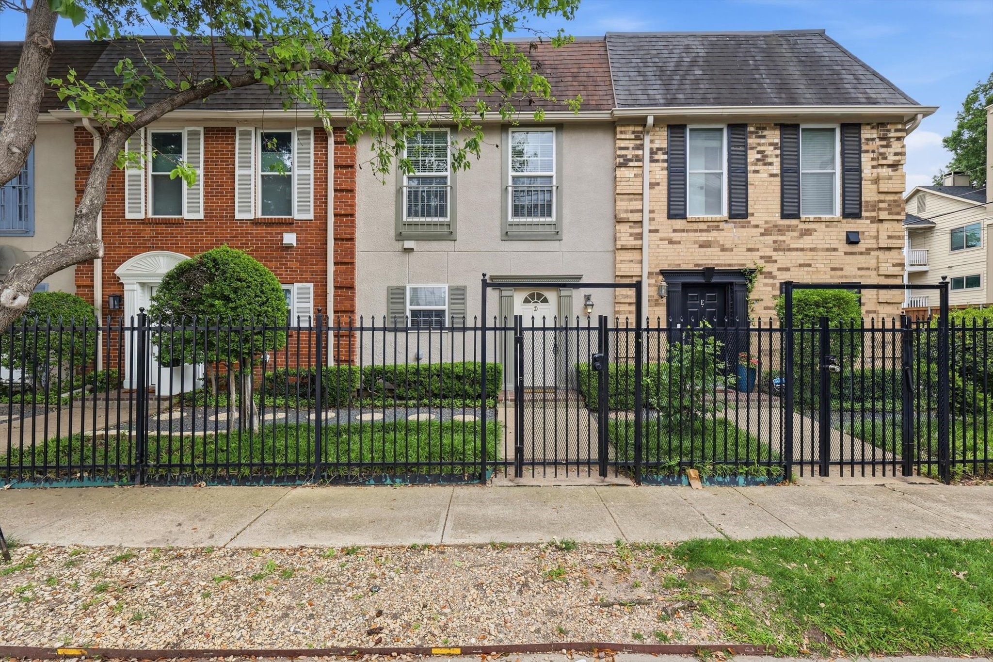 2727 Shelby Avenue Dallas TX 75219