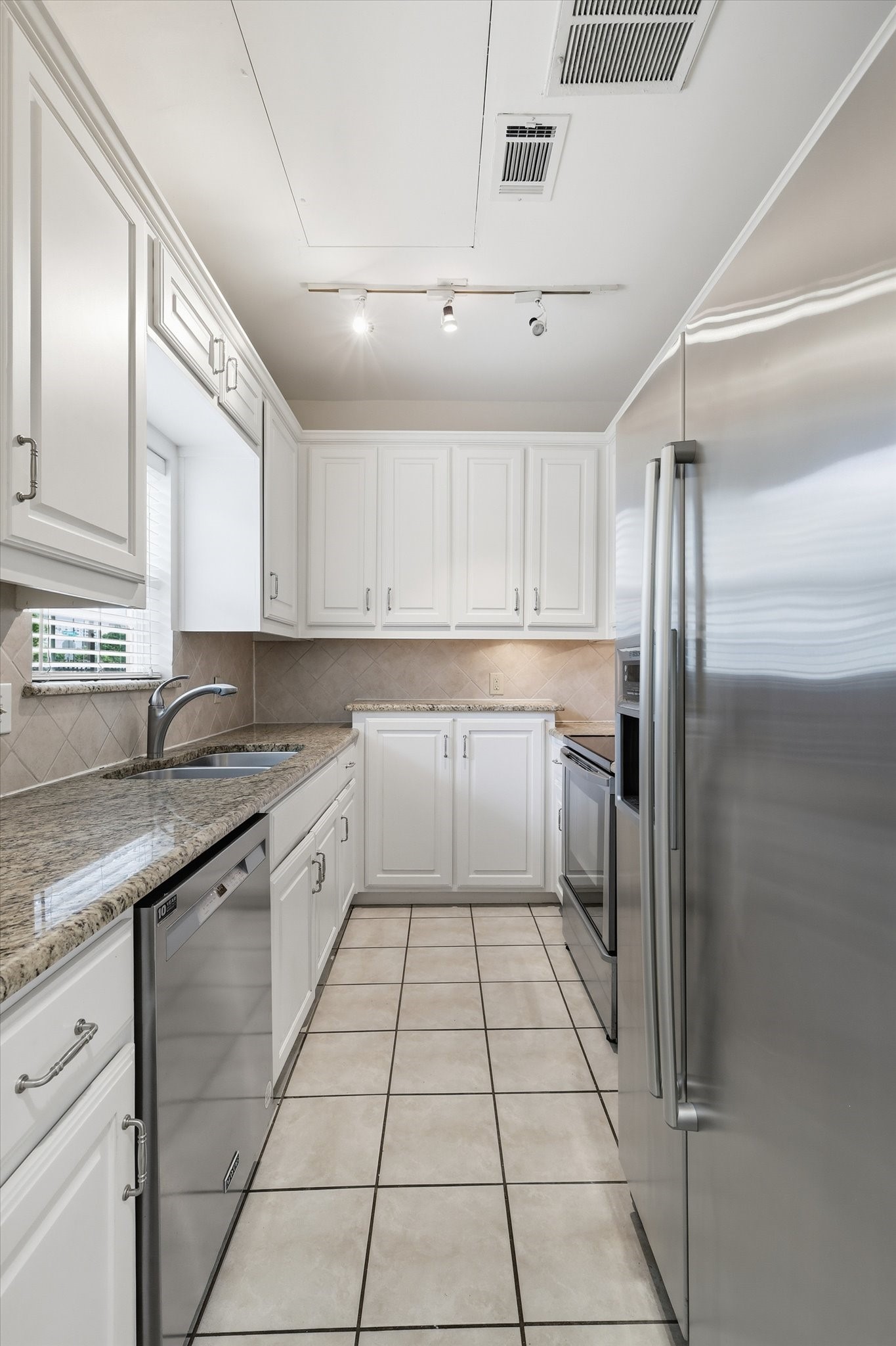 2727 Shelby Avenue Dallas TX 75219