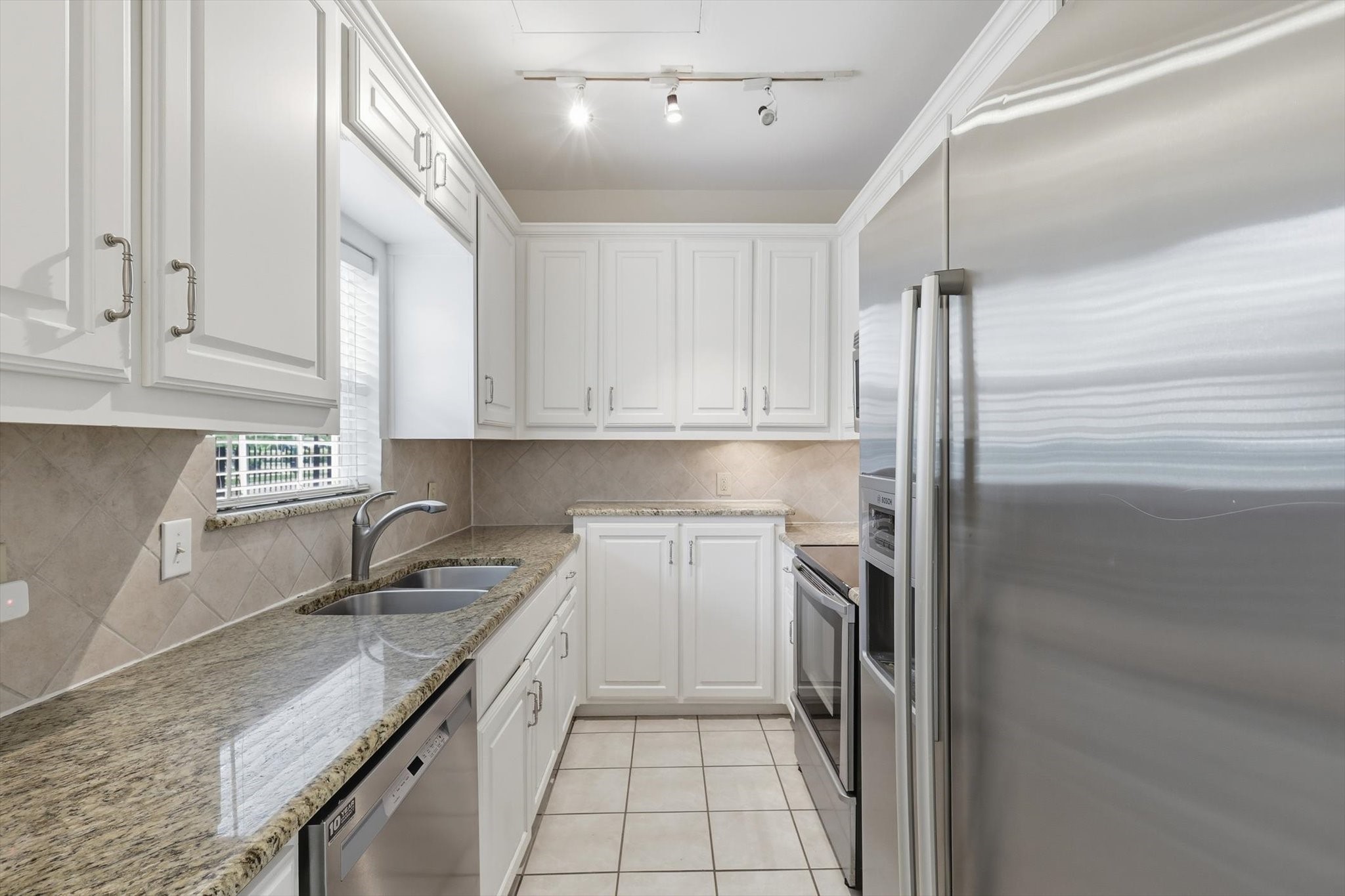 2727 Shelby Avenue Dallas TX 75219
