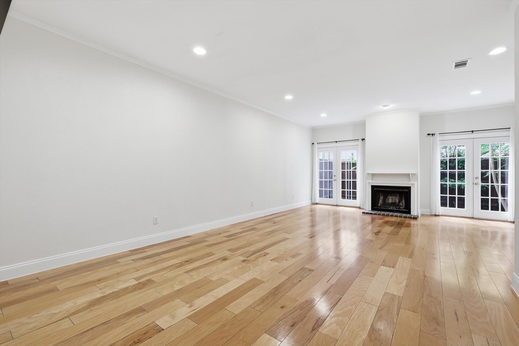 2727 Shelby Avenue Dallas TX 75219