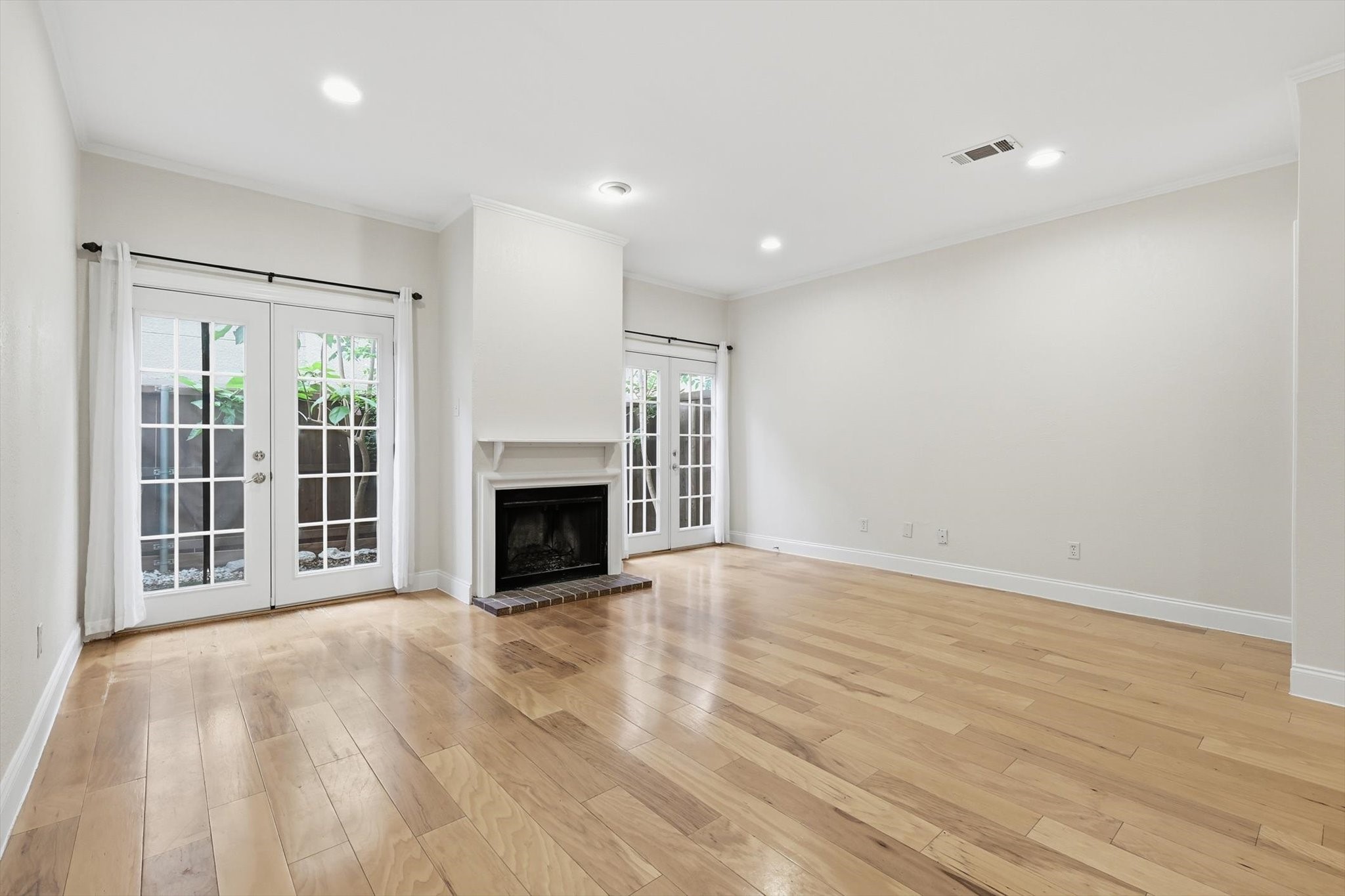 2727 Shelby Avenue Dallas TX 75219