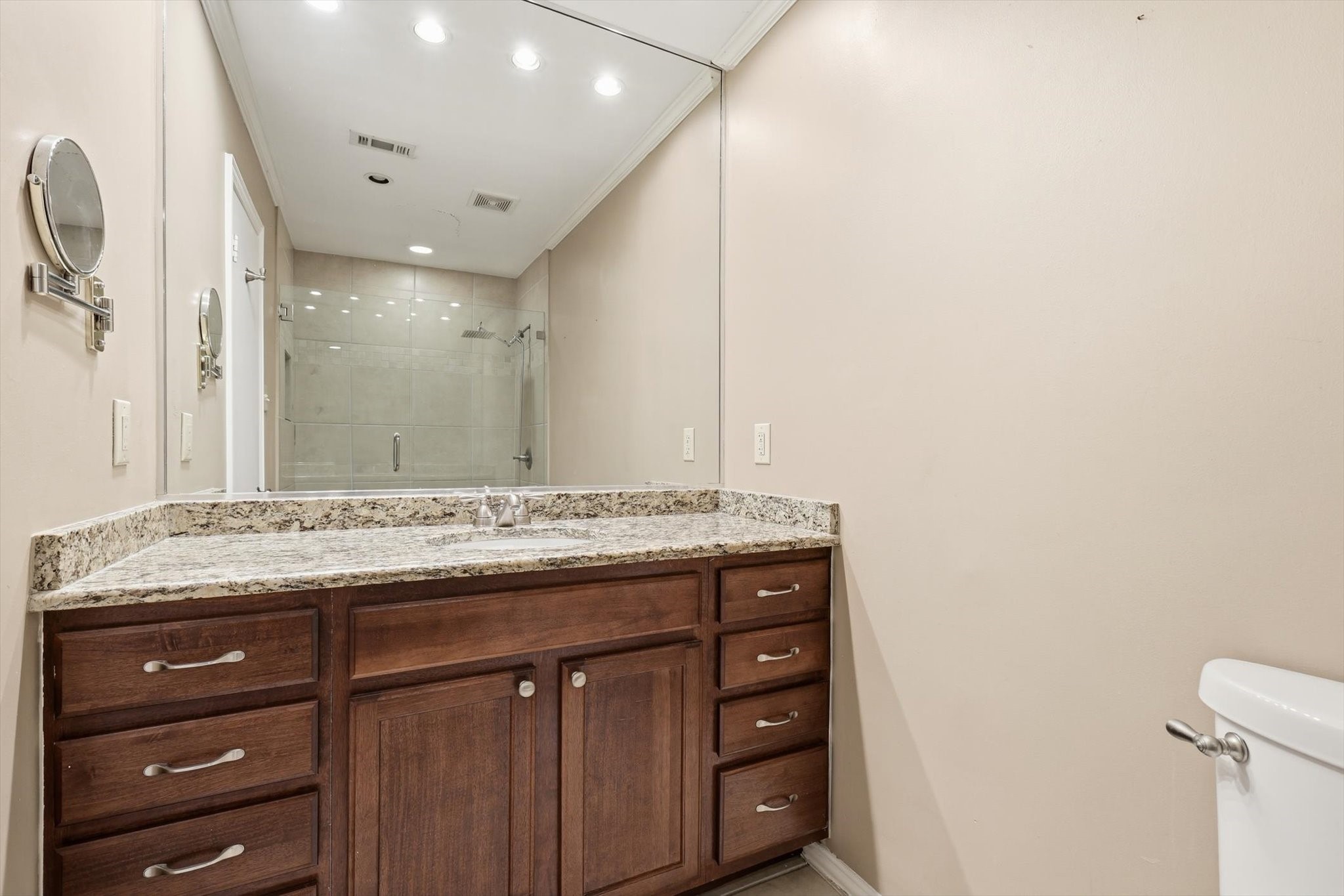 2727 Shelby Avenue Dallas TX 75219