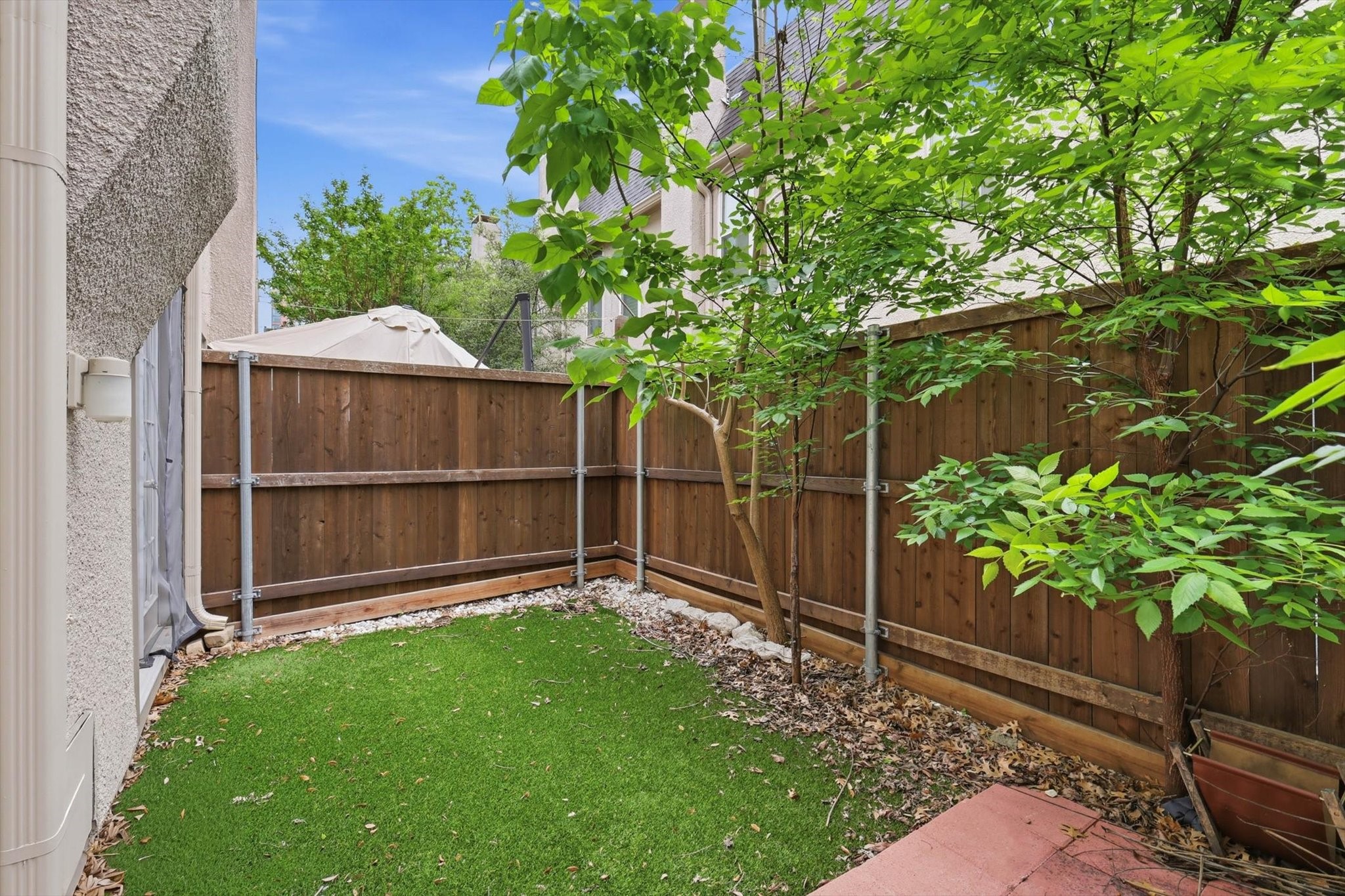 2727 Shelby Avenue Dallas TX 75219