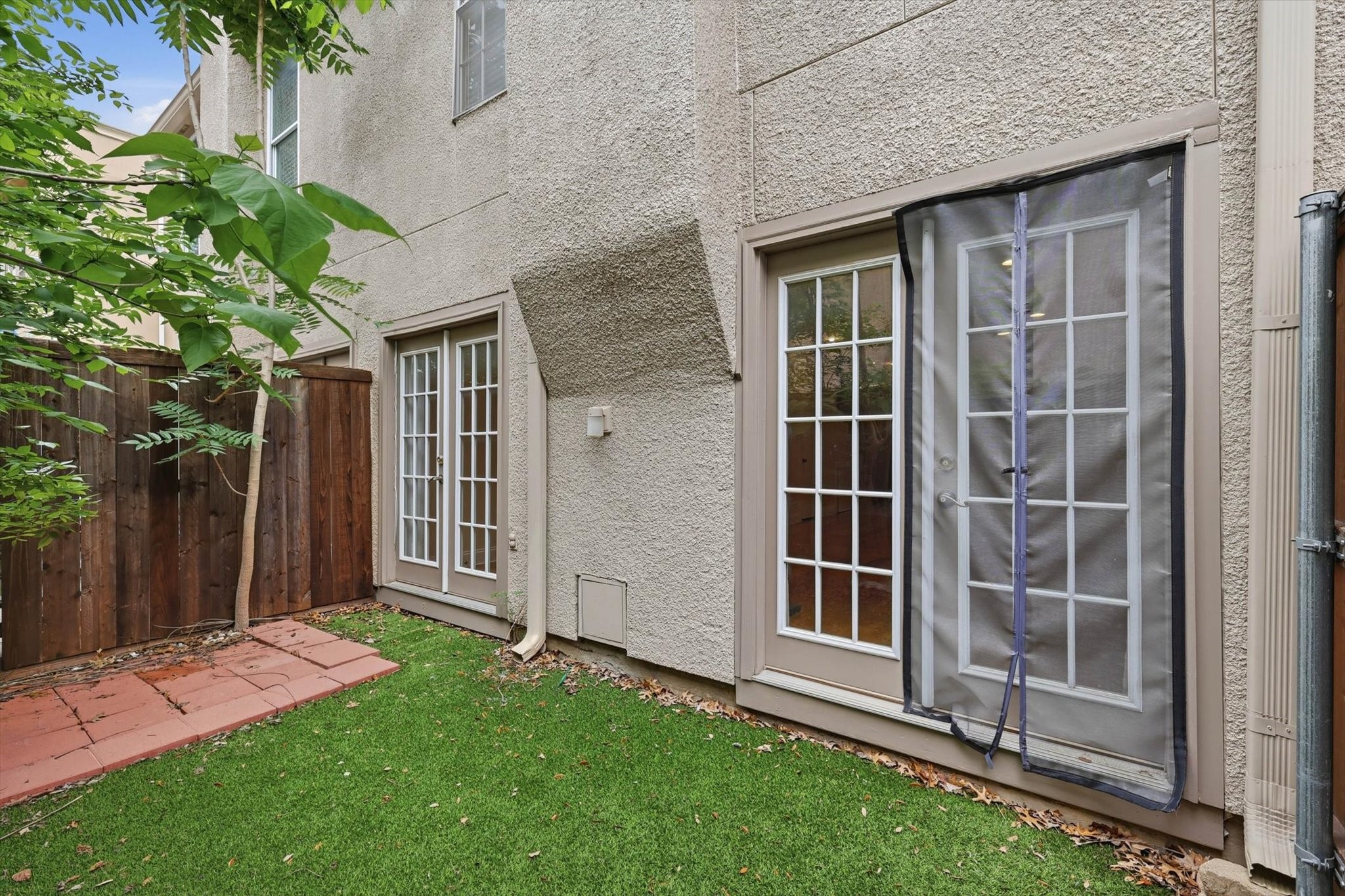 2727 Shelby Avenue Dallas TX 75219
