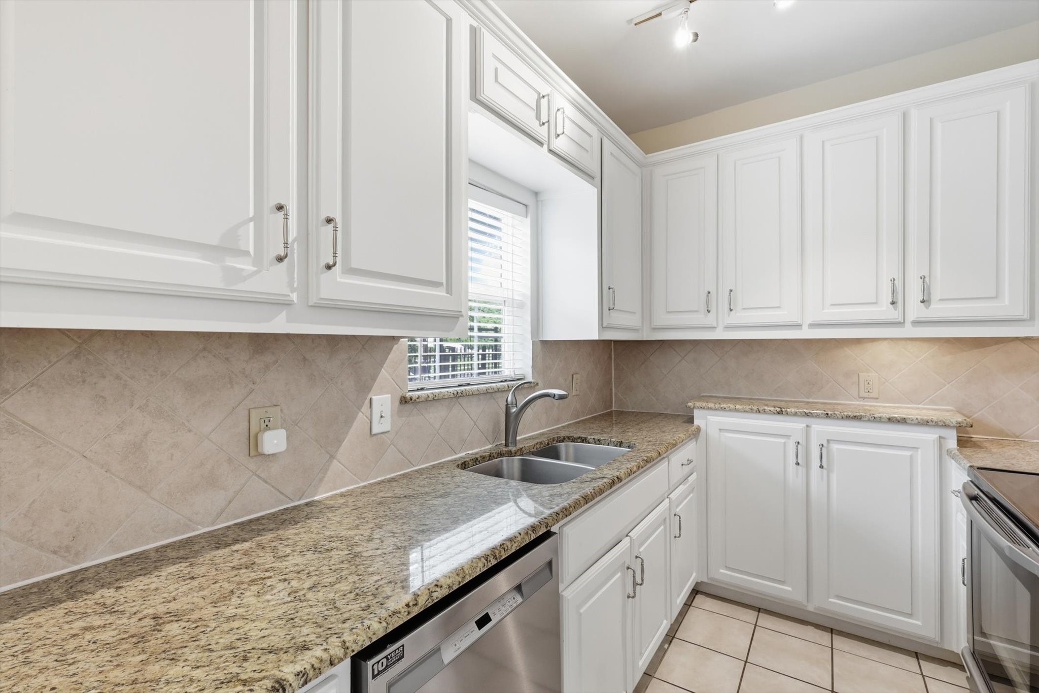 2727 Shelby Avenue Dallas TX 75219