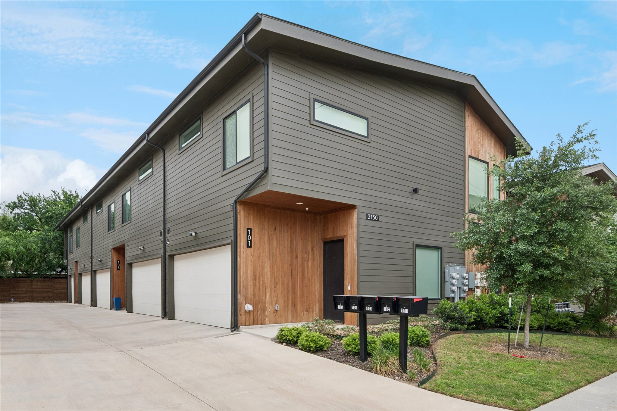 2130 Lovedale Avenue Dallas TX 75235