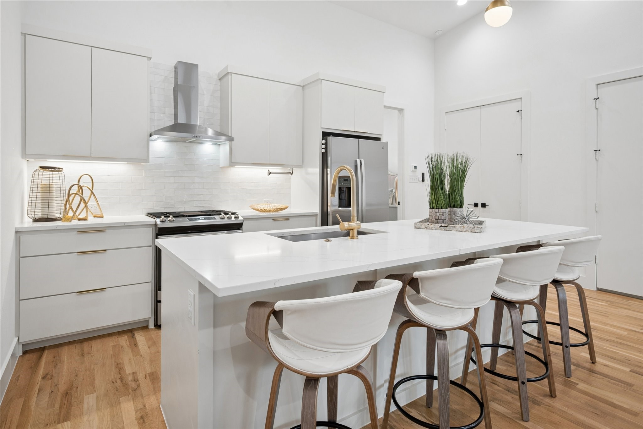 2130 Lovedale Avenue Dallas TX 75235