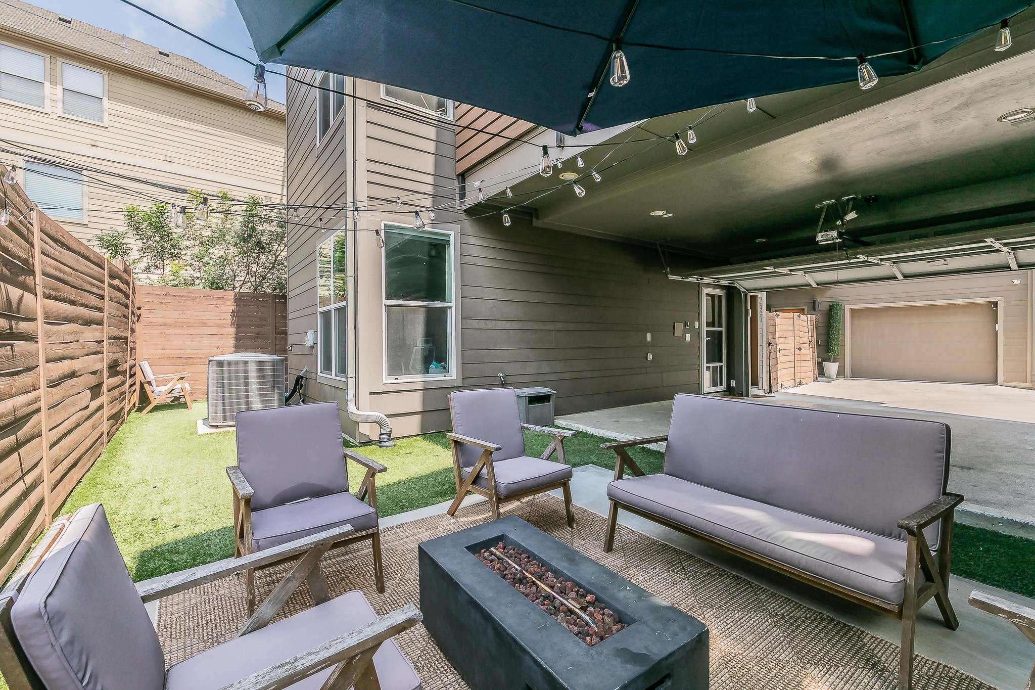 2441 Thatcher Drive Dallas TX 75206