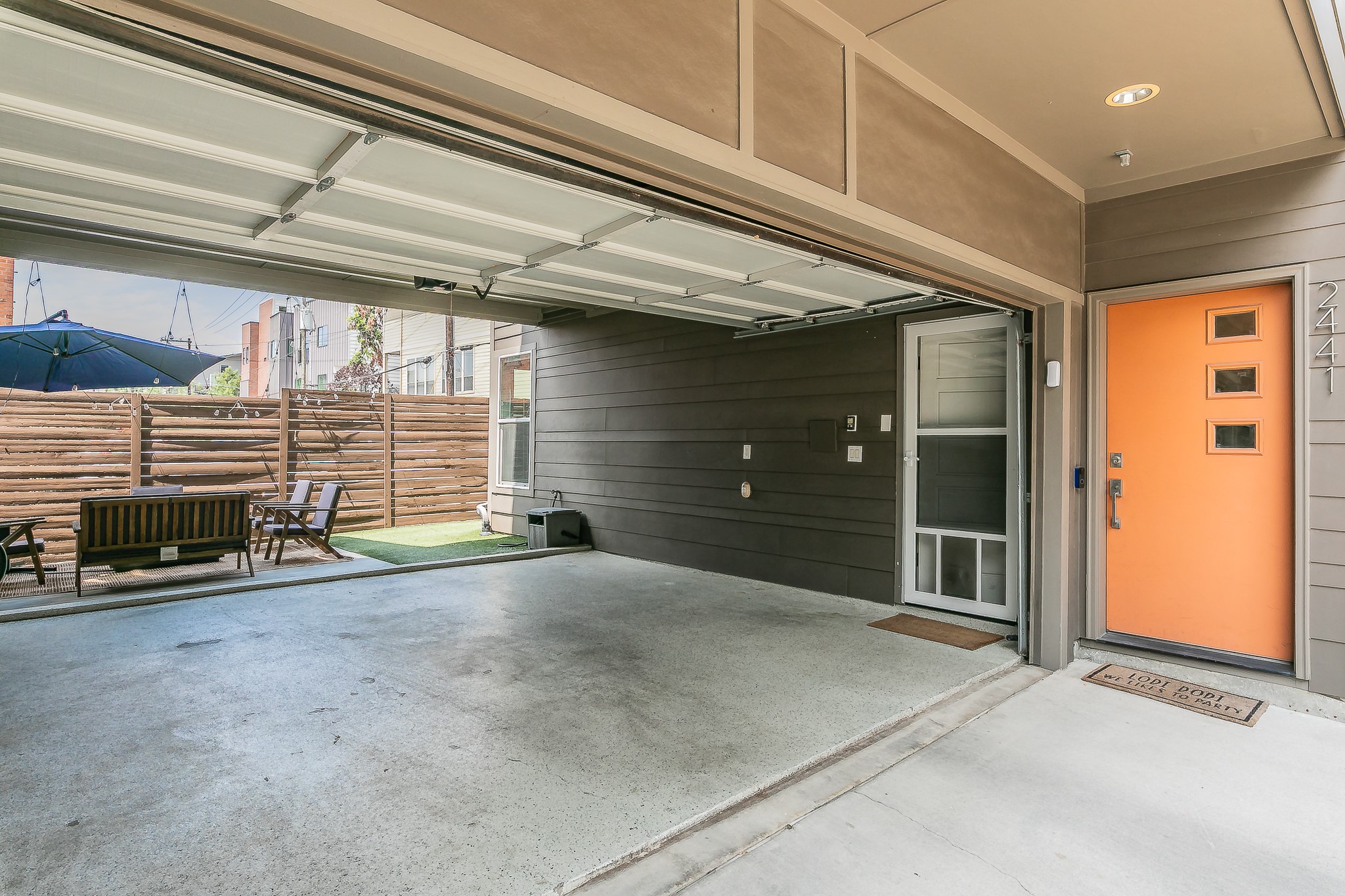 2441 Thatcher Drive Dallas TX 75206