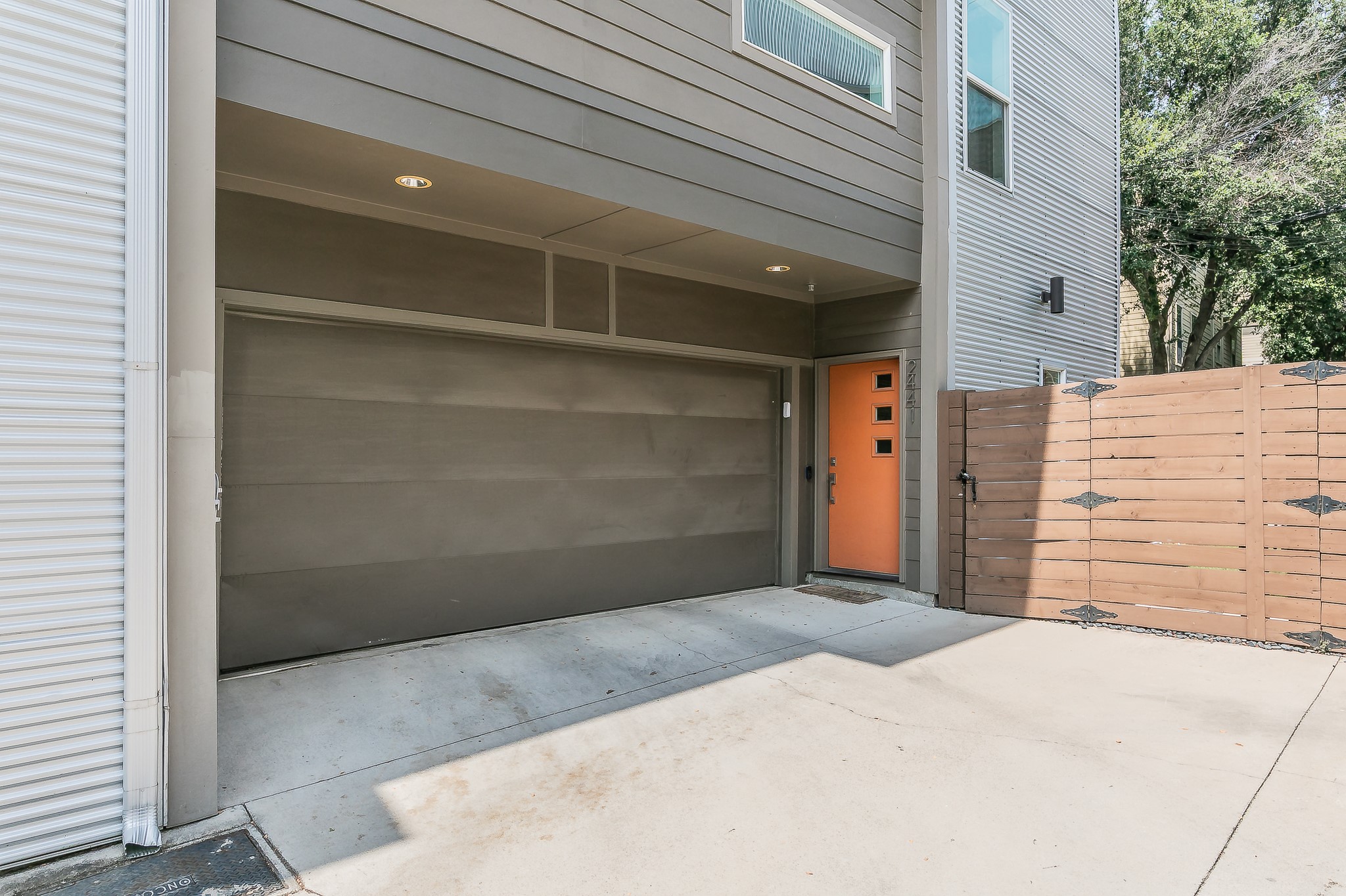 2441 Thatcher Drive Dallas TX 75206