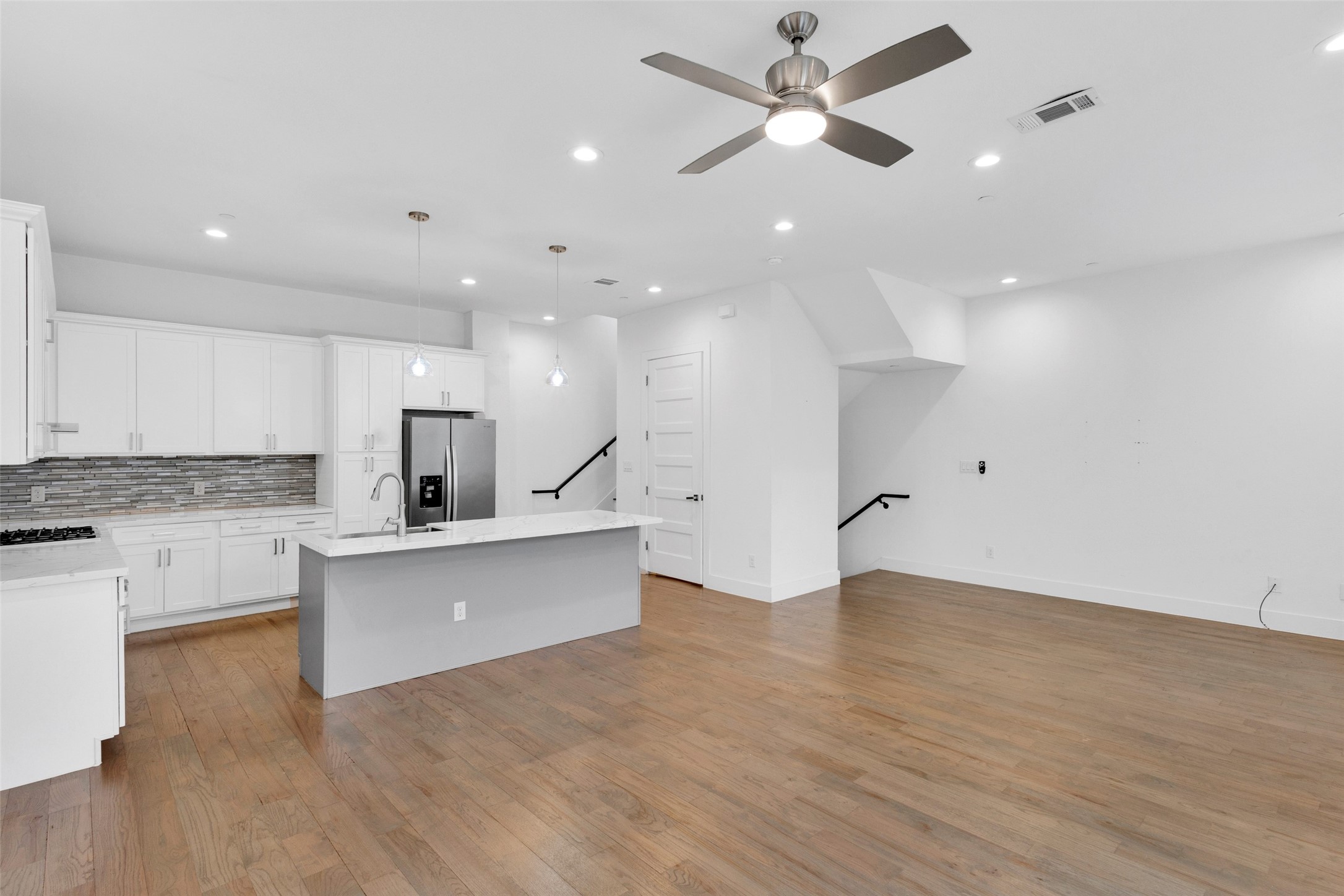 2450 N Garrett Avenue Dallas TX 75206