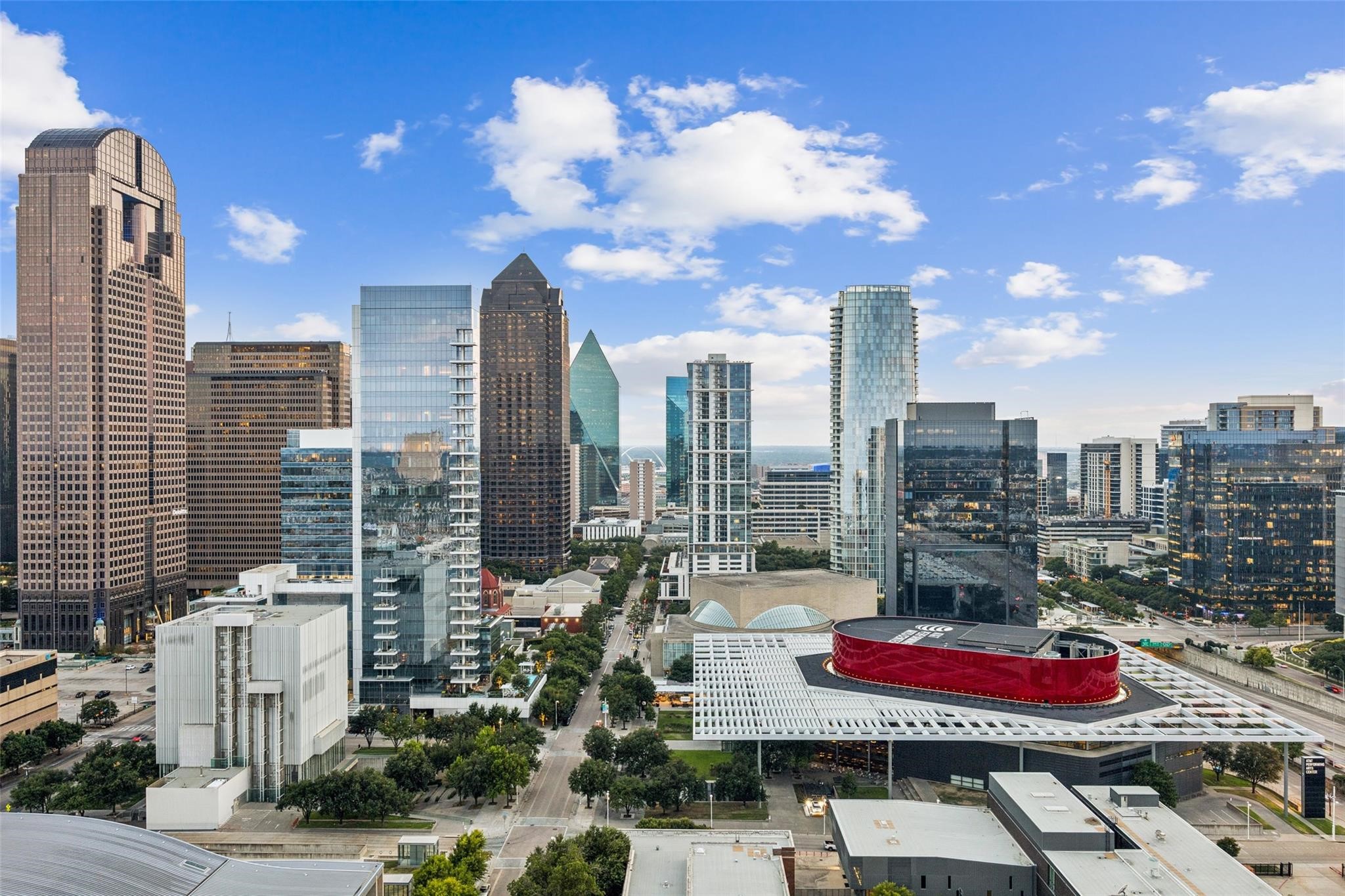 Dallas TX, 1717 Arts Plaza, Unit 2107