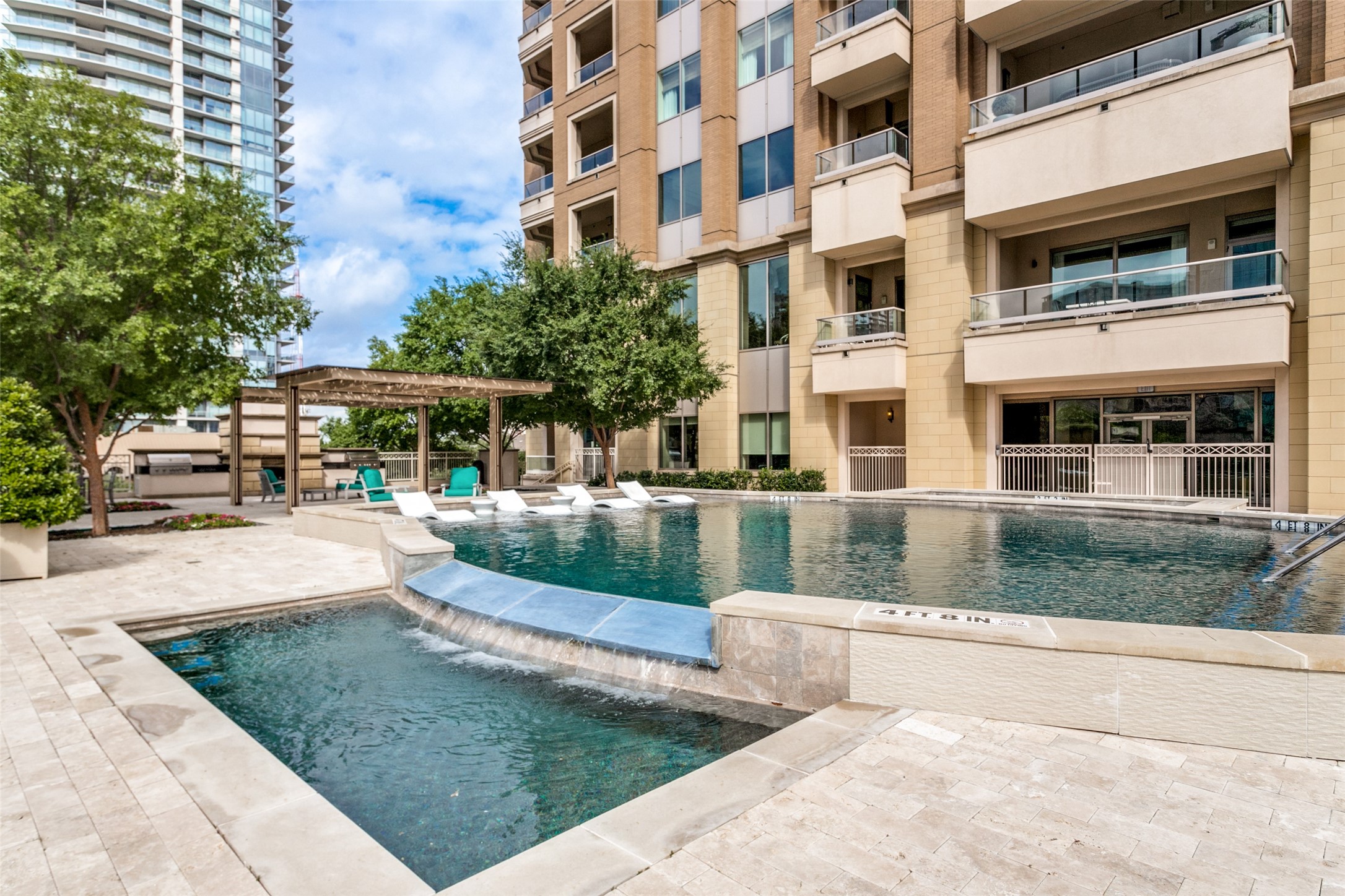 2300 Wolf Street Dallas TX 75201